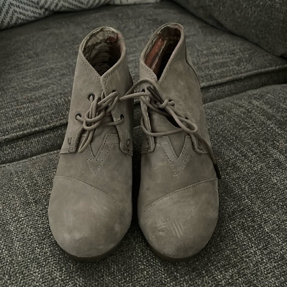 Tom’s wedge ankle Colette boot - Picture 1 of 4